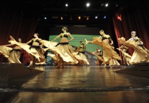 Spettacolo Colour Dance coreografia “Gonne Oro”